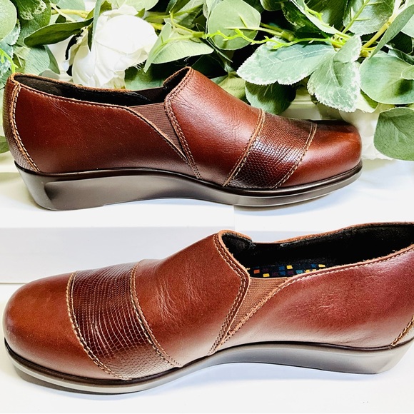 SAS Nora Slip On Brown Leather Loafer, Size 7.5 M - Picture 8 of 9
